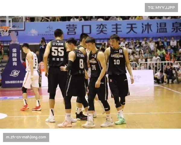 辽宁本钢主场逆转山西 鄢手骐16分率队豪取四连胜